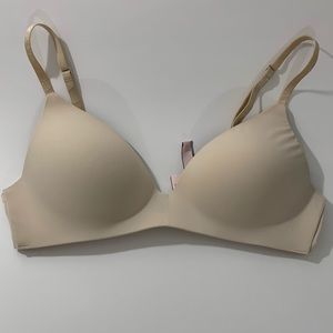VICTORIA SECRET Bra:  36B
